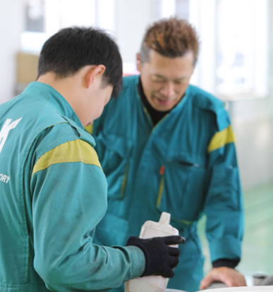 浦車体整備工場スタッフ