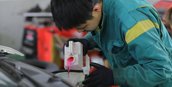 浦車体整備工場有限会社 作業風景03